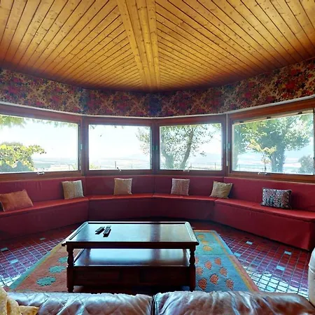 Maison Familiale Sur Les Hauts D'yverdon Avec Vue Sur Le Lac!