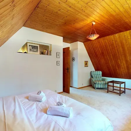 Maison Familiale Sur Les Hauts D'yverdon Avec Vue Sur Le Lac!